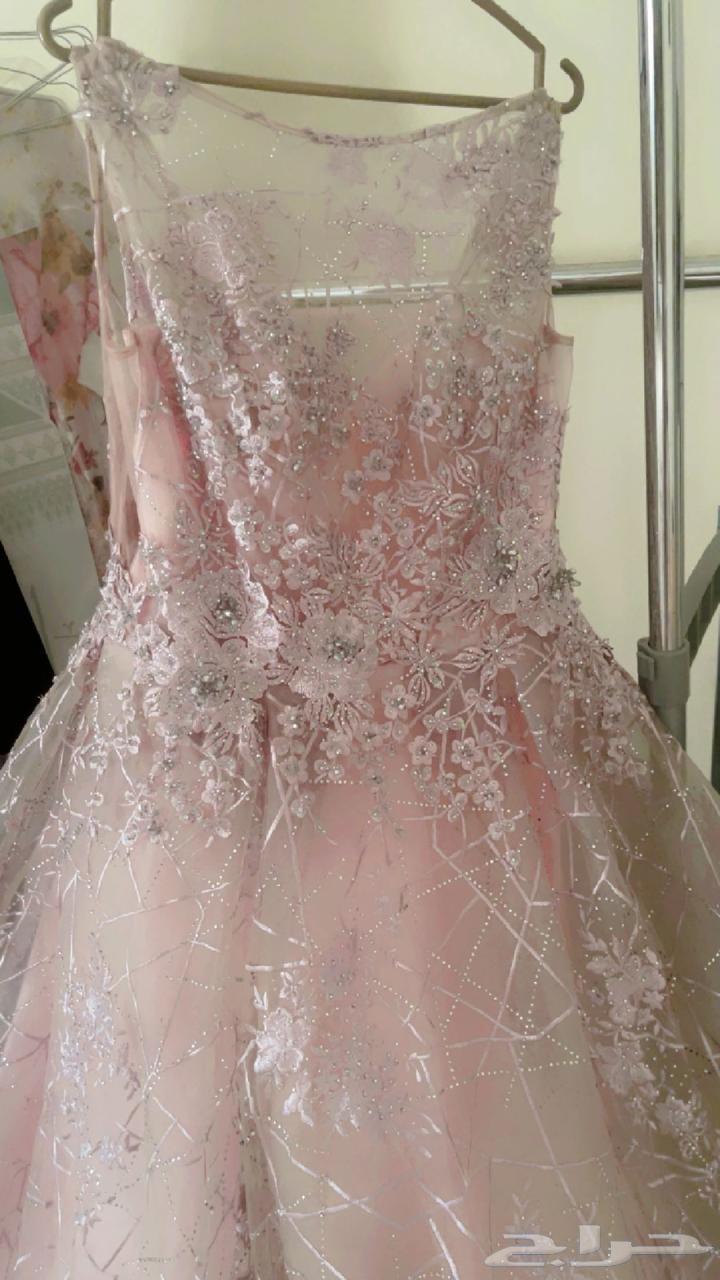 Very elegant and beautiful dress, I can't wear it, it's new and fits sizes M, L, XL63196387627395112