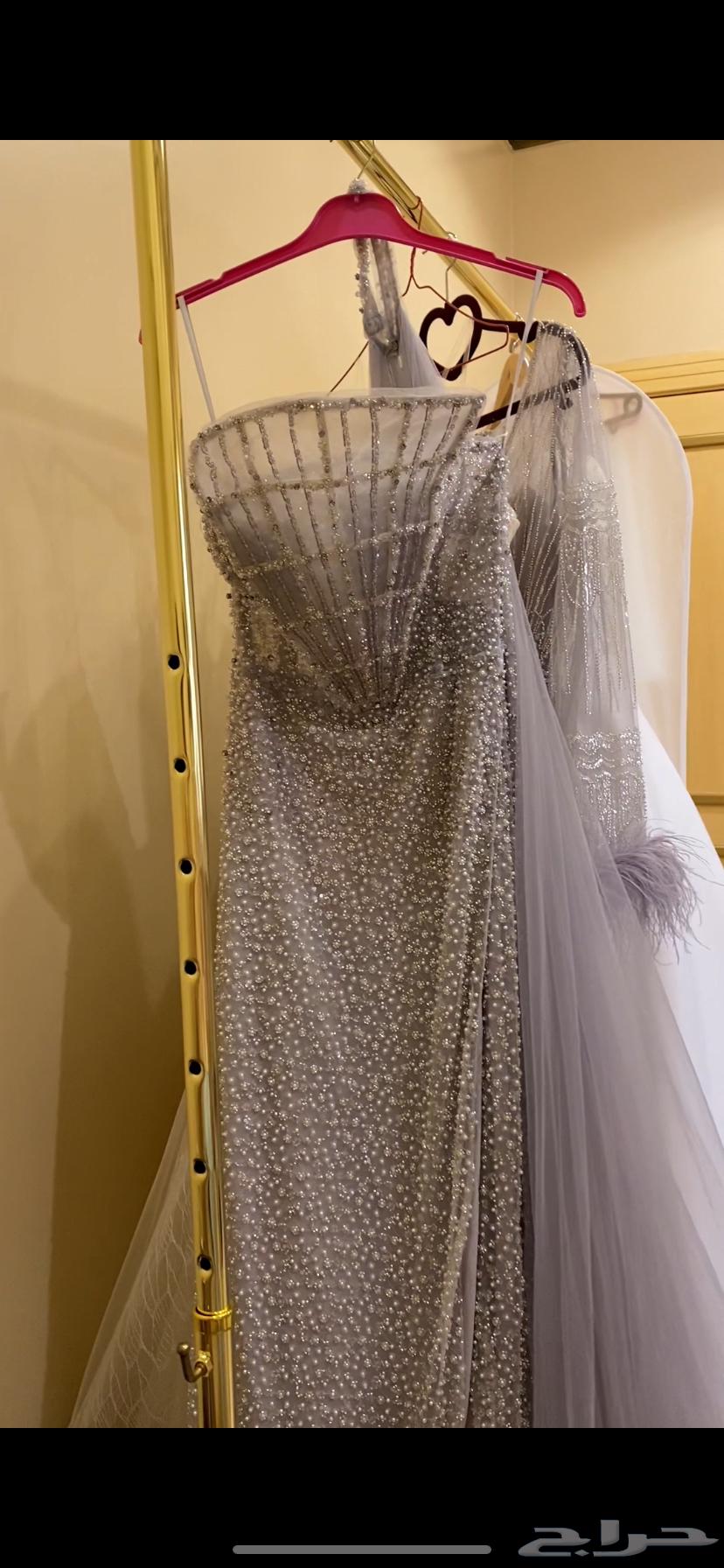Dress for sale, bought for 1800, selling for 600.631005020875531118