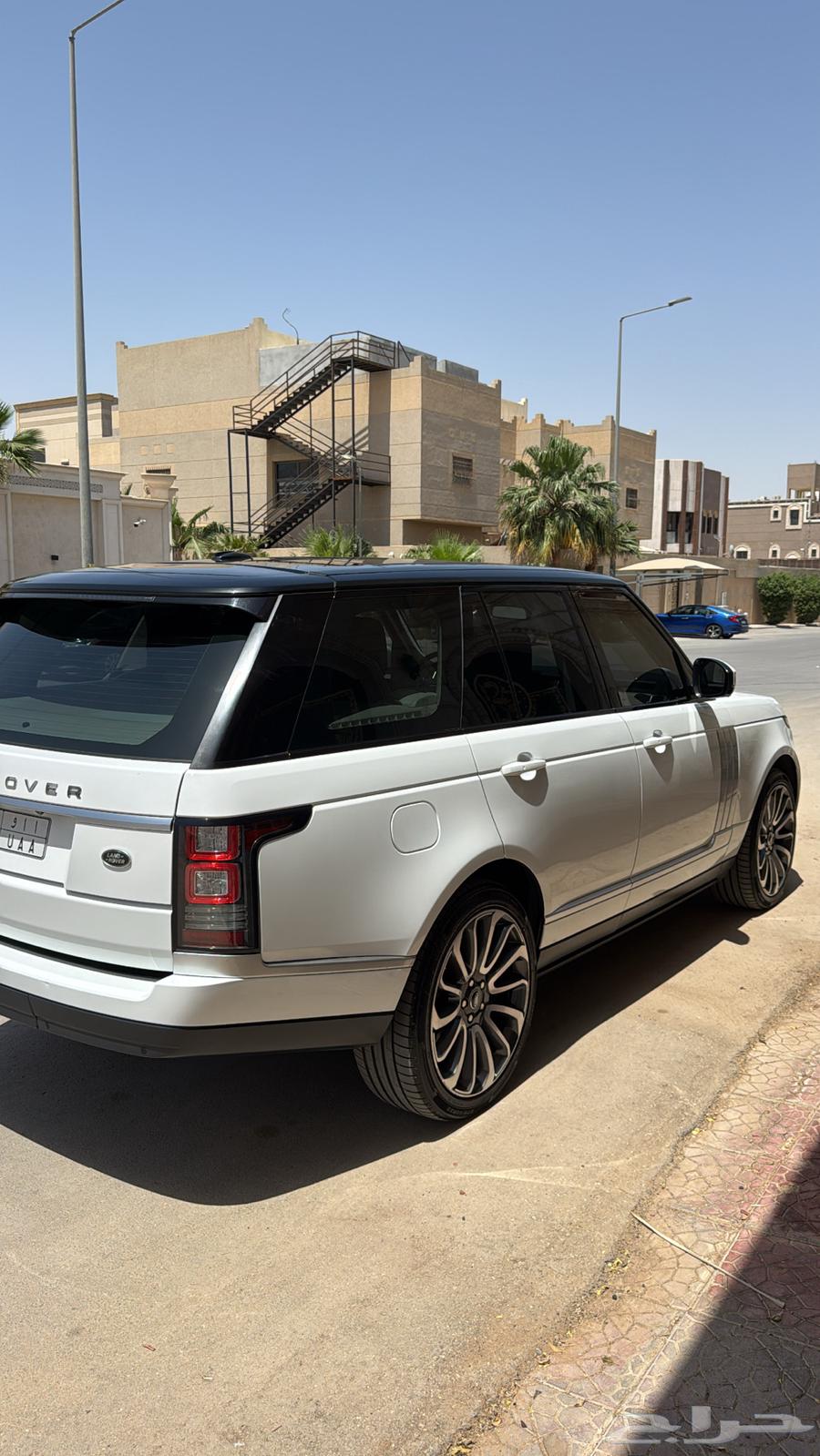 Range Rover from my country, bumper to bumper.63148205079681112
