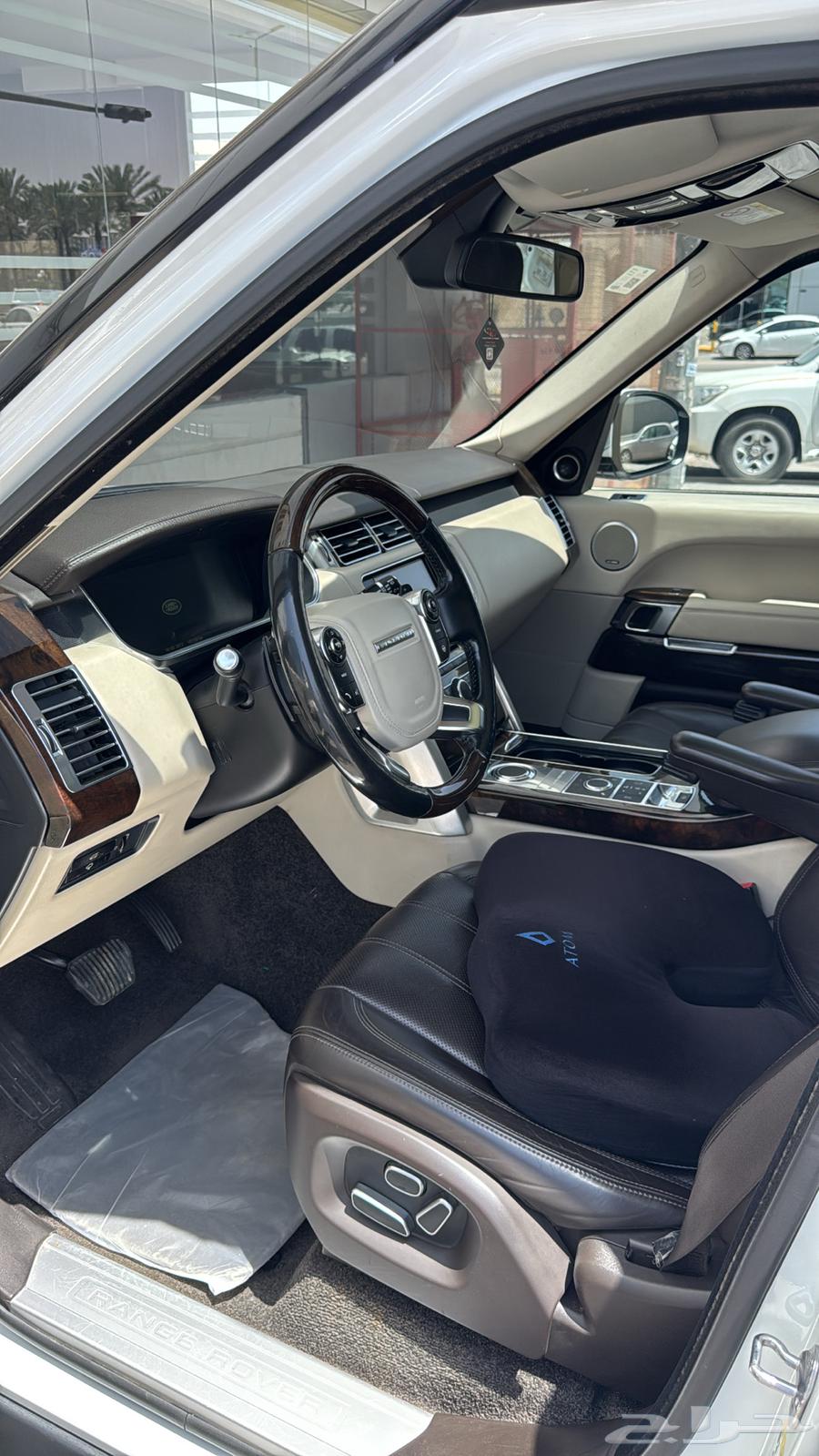 Range Rover from my country, bumper to bumper.63148205079681111