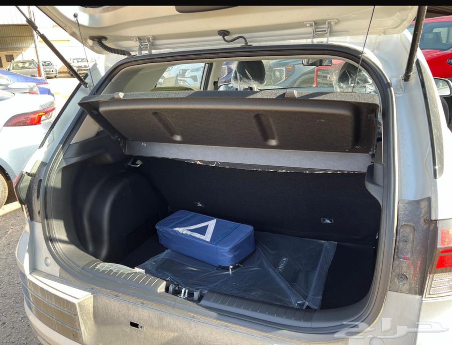 Hyundai Venue Smart 2024 model, cash and installment available63151895698563113