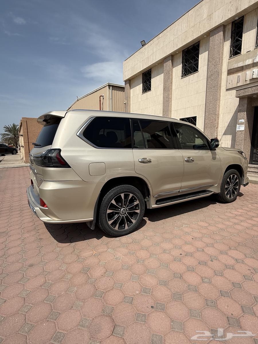 2016 Lexus LX570 DD Premium imported from Oman63150520701953112