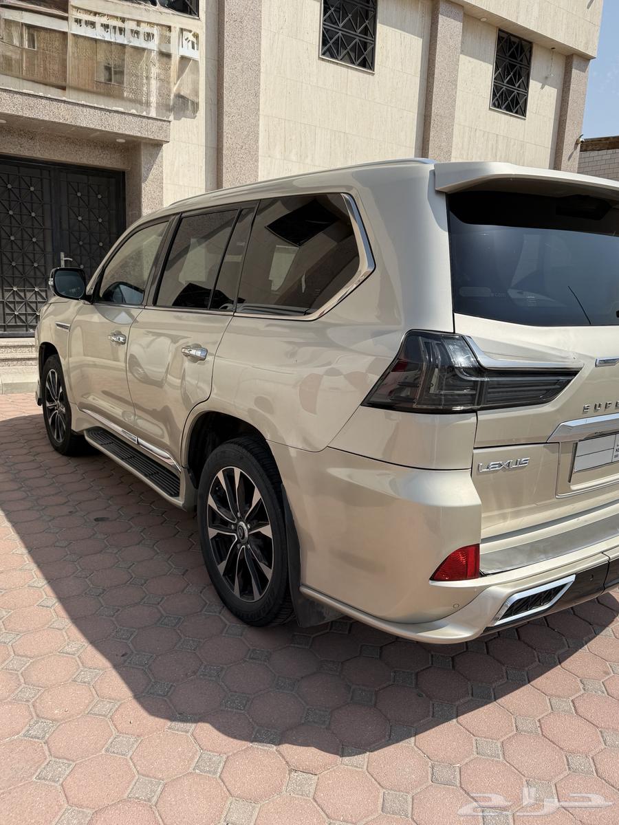 2016 Lexus LX570 DD Premium imported from Oman63150520701953114