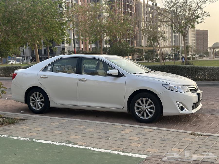 2014 Camry, body color, 200,000 clean miles63177648376193113