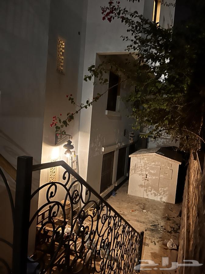 مستودع غرفة خارجية متنقلة 3 2.5 مجهزة بكهرباء اضاءة و مراوح63099342777473113