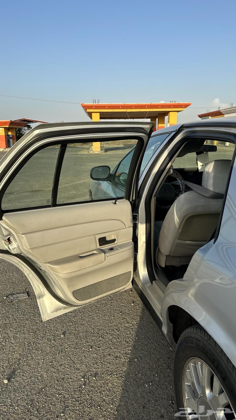 فورد فكتوريا 200363144002672898114