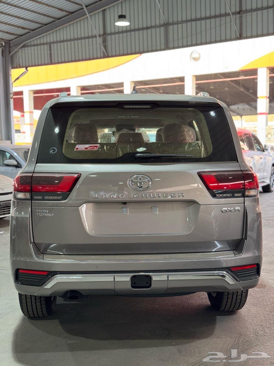 Land Cruiser GXR3 gasoline 2025 velvet lowest price (Saudi)63144466891522113