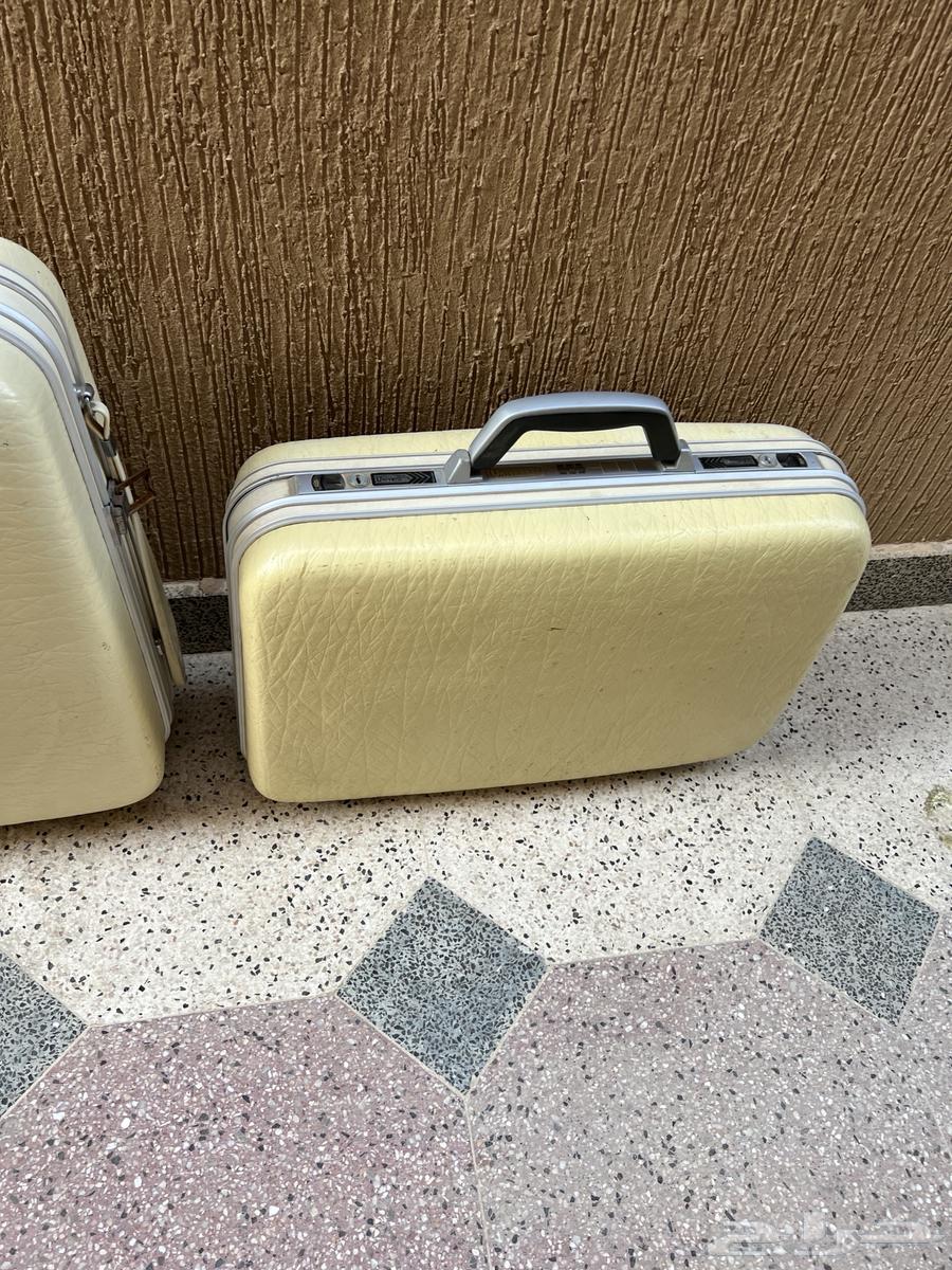 Two old bags63094869998082110