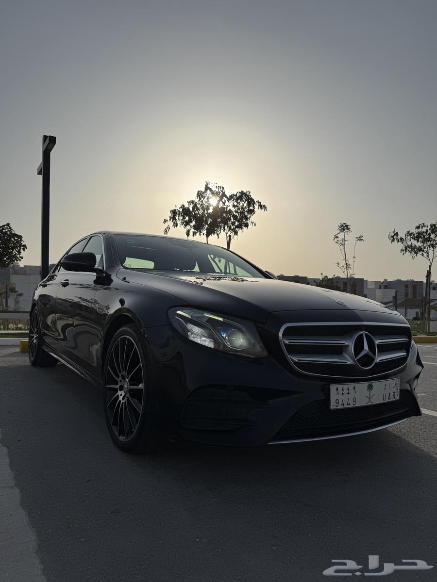 Mercedes-Benz E300, fully loaded with rare specifications63143531283457112
