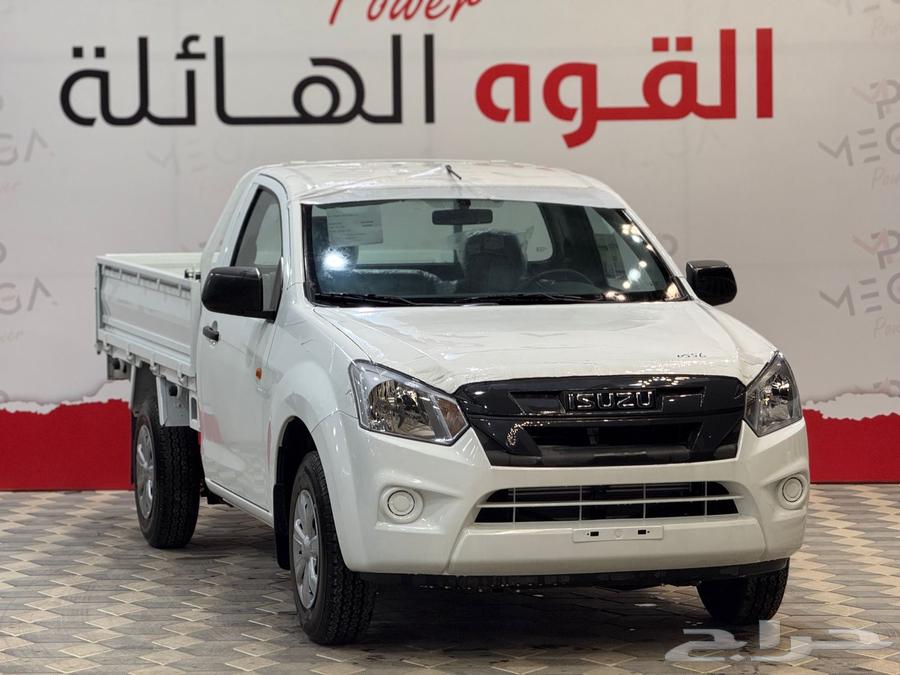 Isuzu pickup truck with side curtains 202563143531097987111