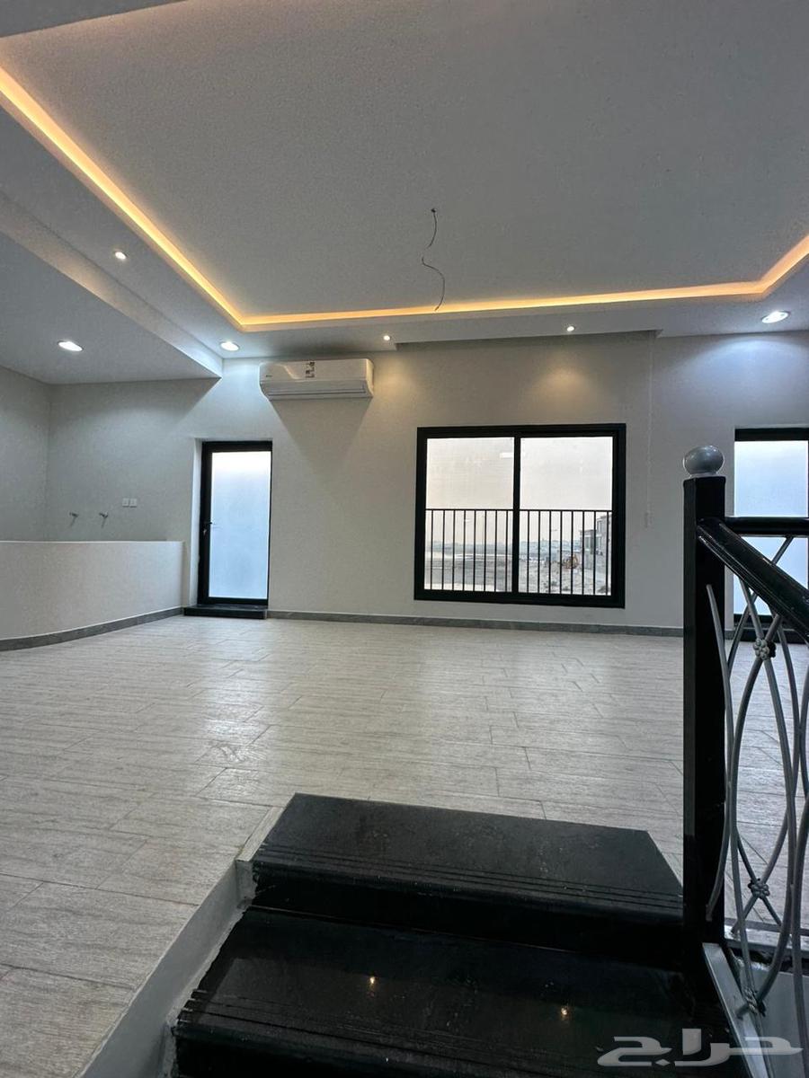 He has a private apartment for sale (reason for sale: job transfer and there is proof).63010915754369114