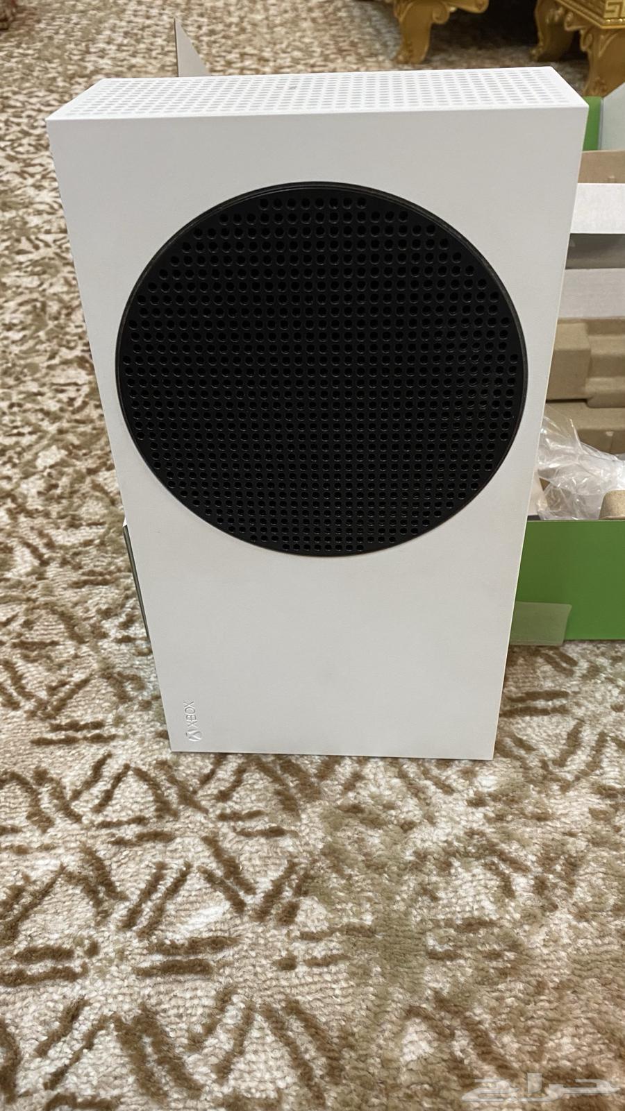 (Xbox with bag) for sale, clean, used for 5 months, I have 100063093357001347111