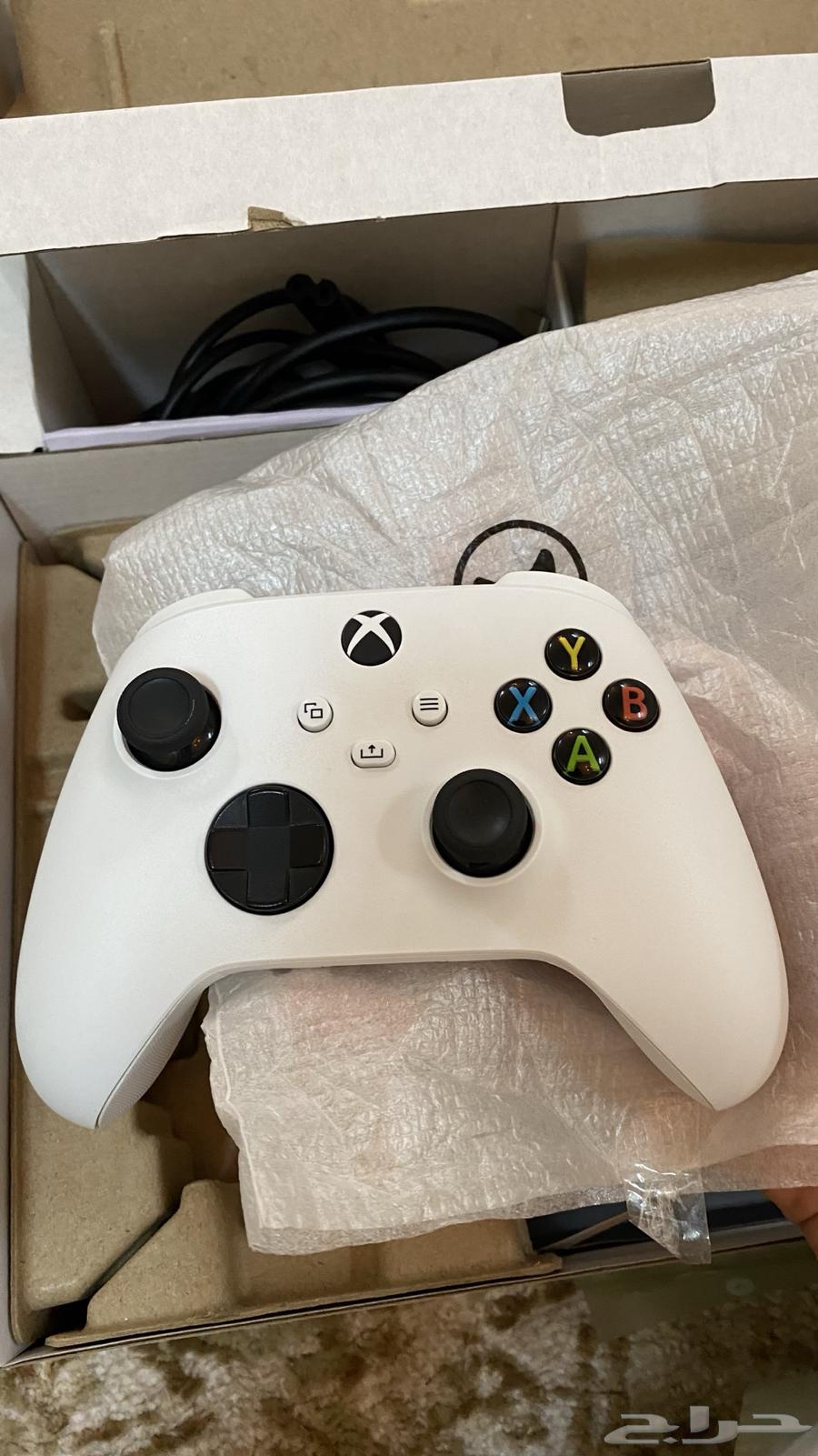 (Xbox with bag) for sale, clean, used for 5 months, I have 1000630933570013471117