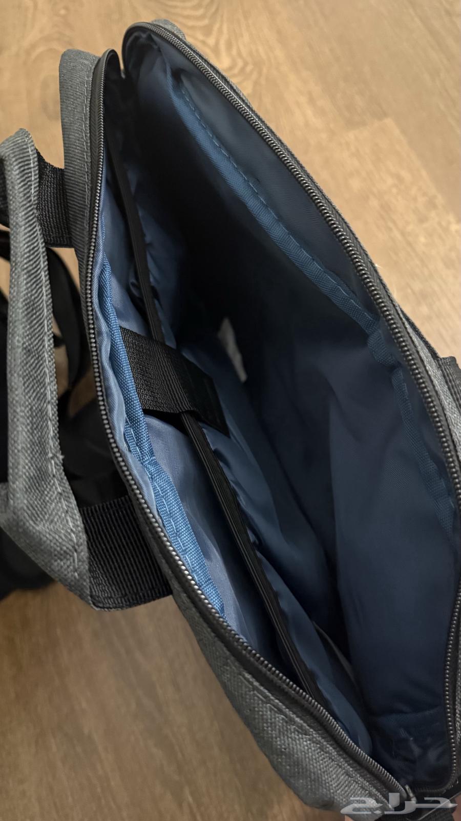 Gray and black laptop bags63093001337090111