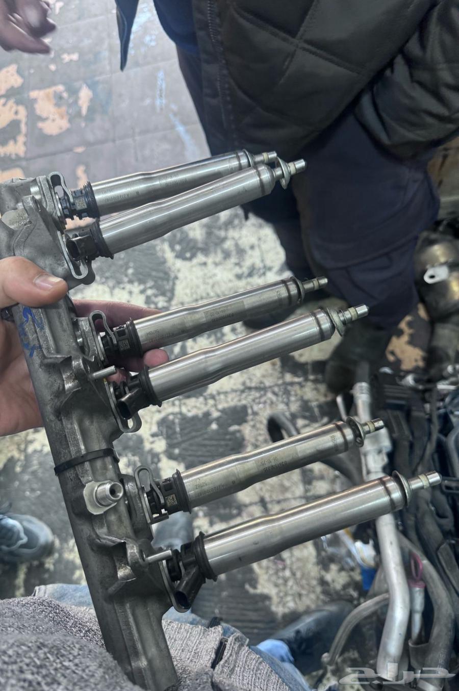 Used clean Mercedes spray guns with ruler63140707268354111