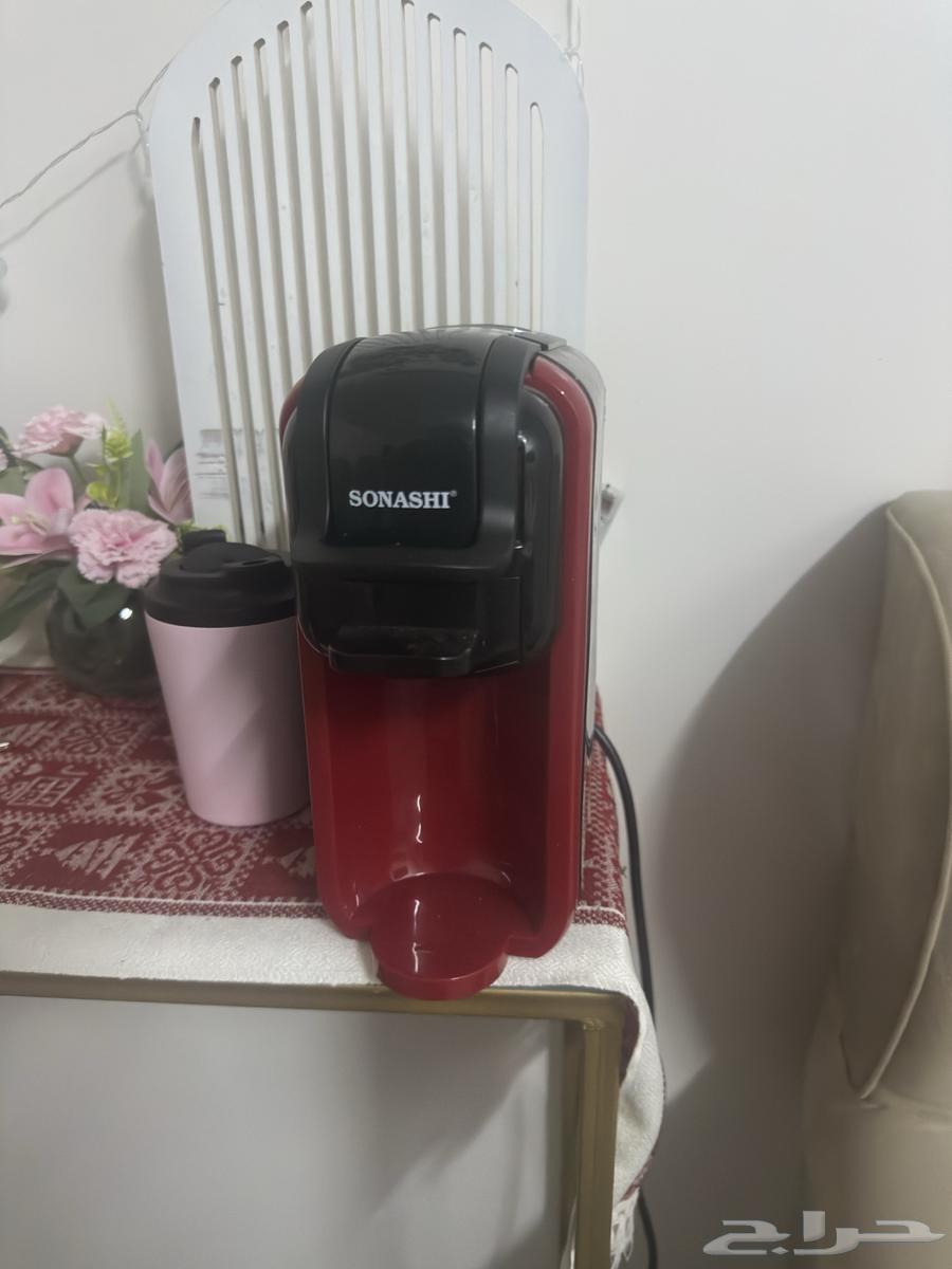 The coffee machine is in good condition, used only twice.63094097673601113