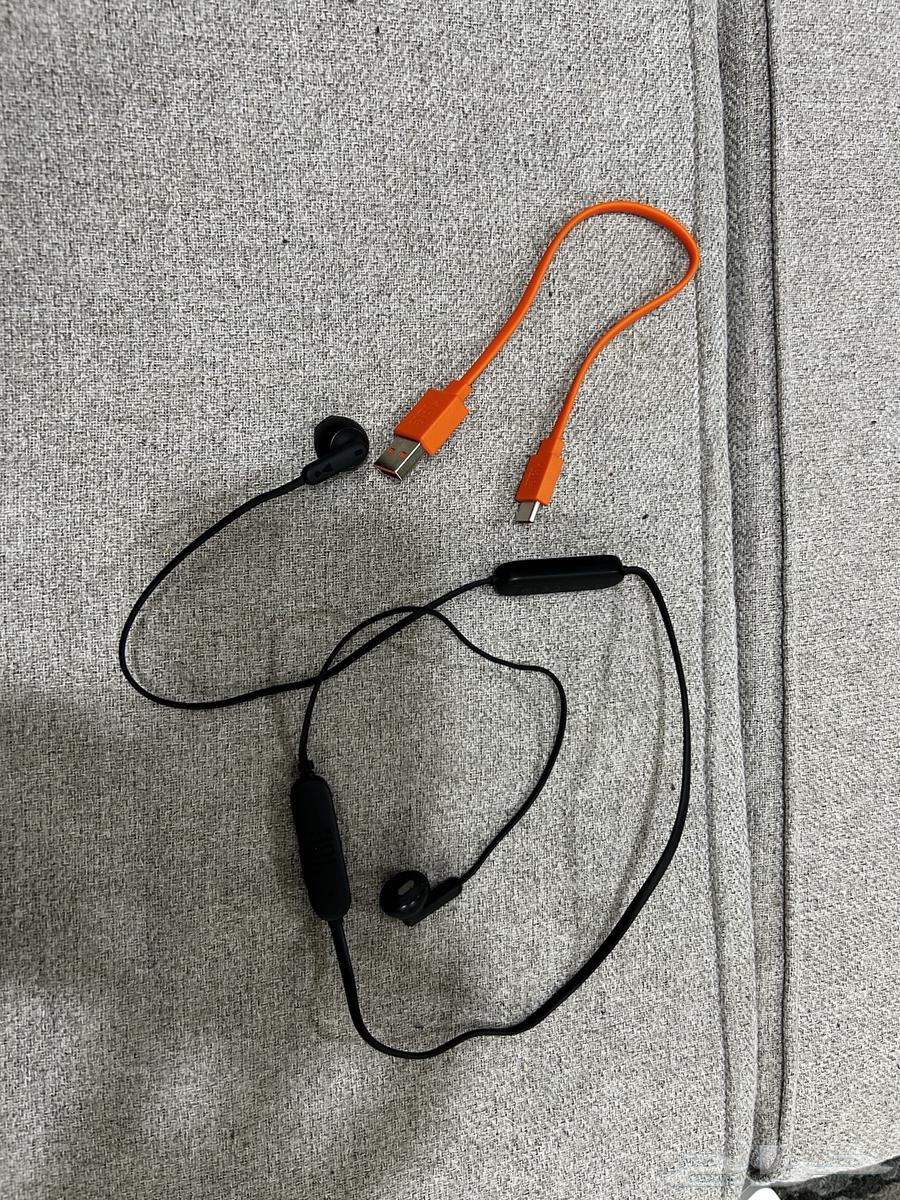 سماعة JBL اصليه630919195235871112