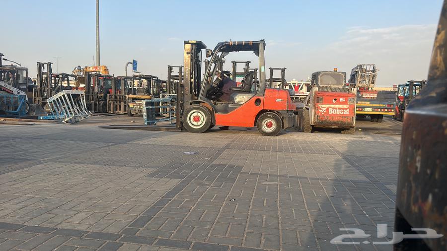 Rafiah Shuqayh in Riyadh for rent, rental of forklift, blade, fork.63142163860866111