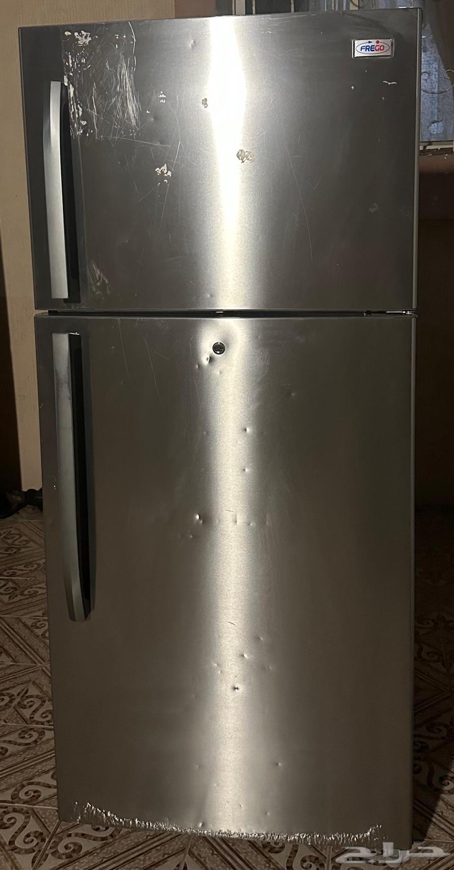 Frego Company's fridge showcase63091913885826112