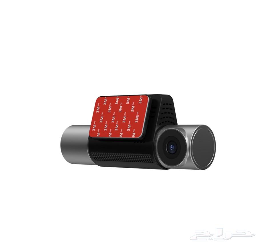 He has three cameras: two front and rear, and one interior.630940925946911127