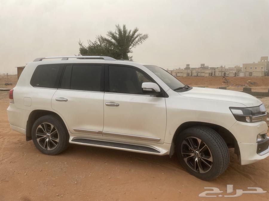 Toyota Land Cruiser, fully loaded, double cabin, automatic transmission, no issues at all.63136855254146113