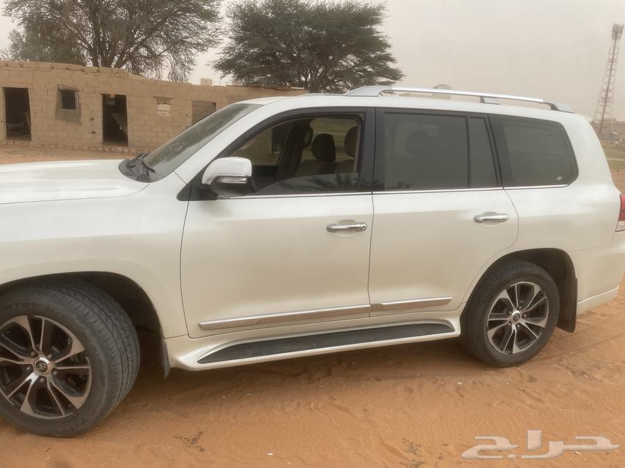 Toyota Land Cruiser, fully loaded, double cabin, automatic transmission, no issues at all.63136855254146112