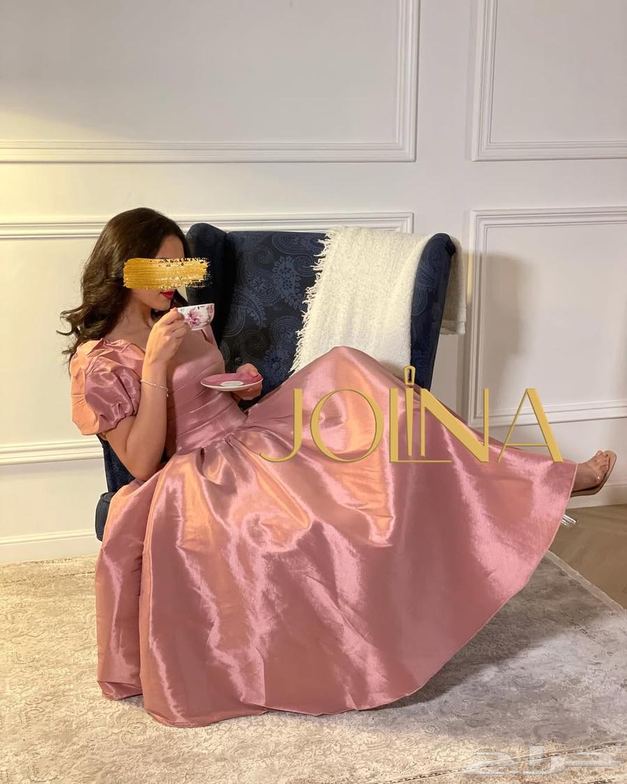 ![](https://example.com/image1.jpg)  
![](https://example.com/image2.jpg)  
![](https://example.com/image3.jpg)  

Pink dress used once for sale63087962120321110