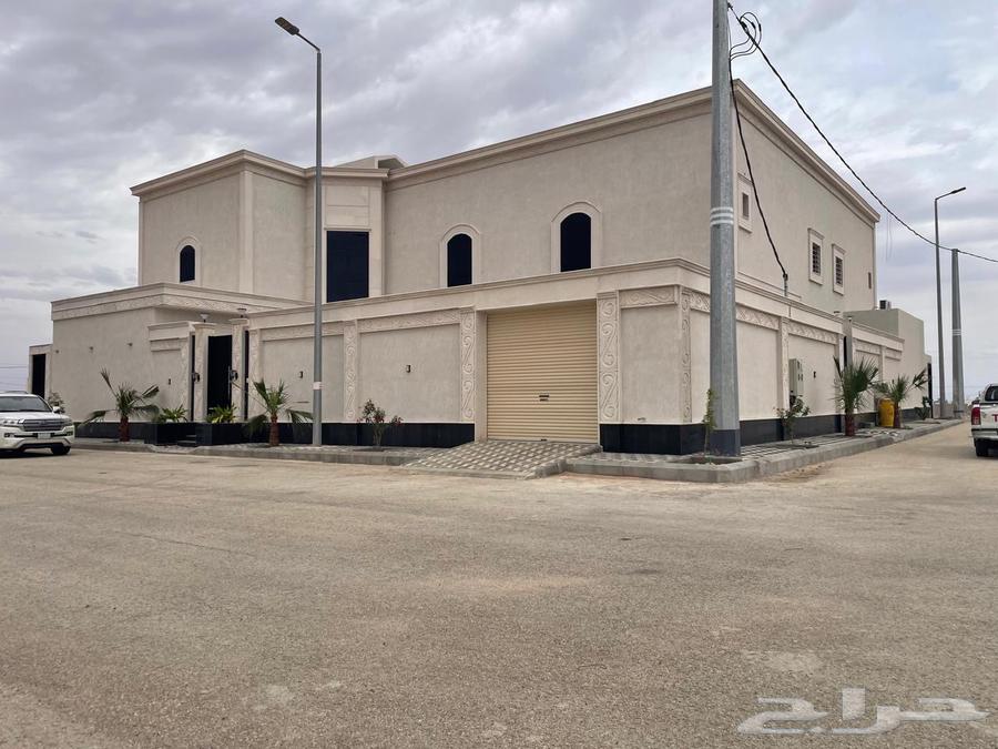 For sale: a villa with a ground floor and two upper apartments in Al-Baqi'riyah.630129454999051128