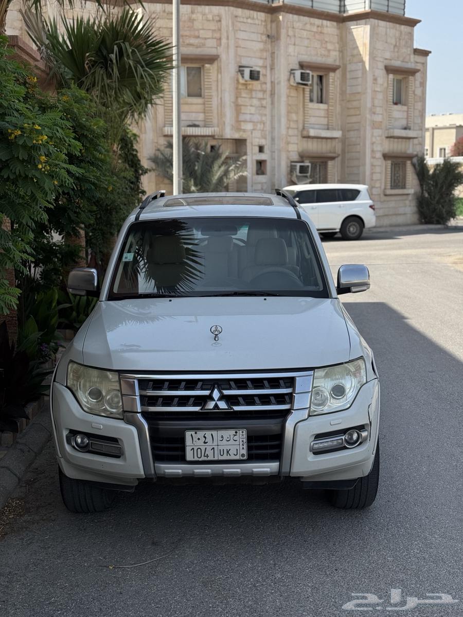 Pajero 2015 with low mileage631335397973771111
