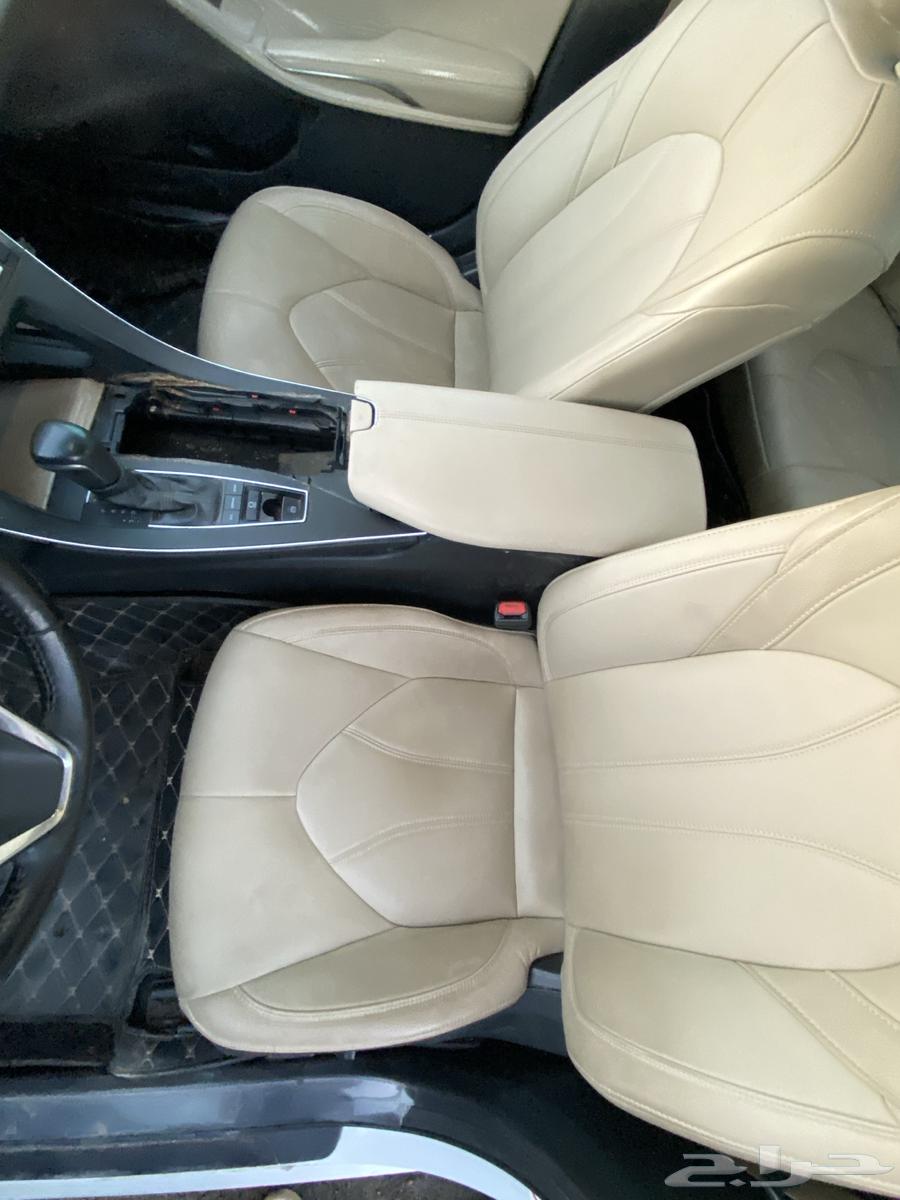 Dismantling Al-Hair for selling non-car parts of a 2022 Toyota Avalon model63132166068995112