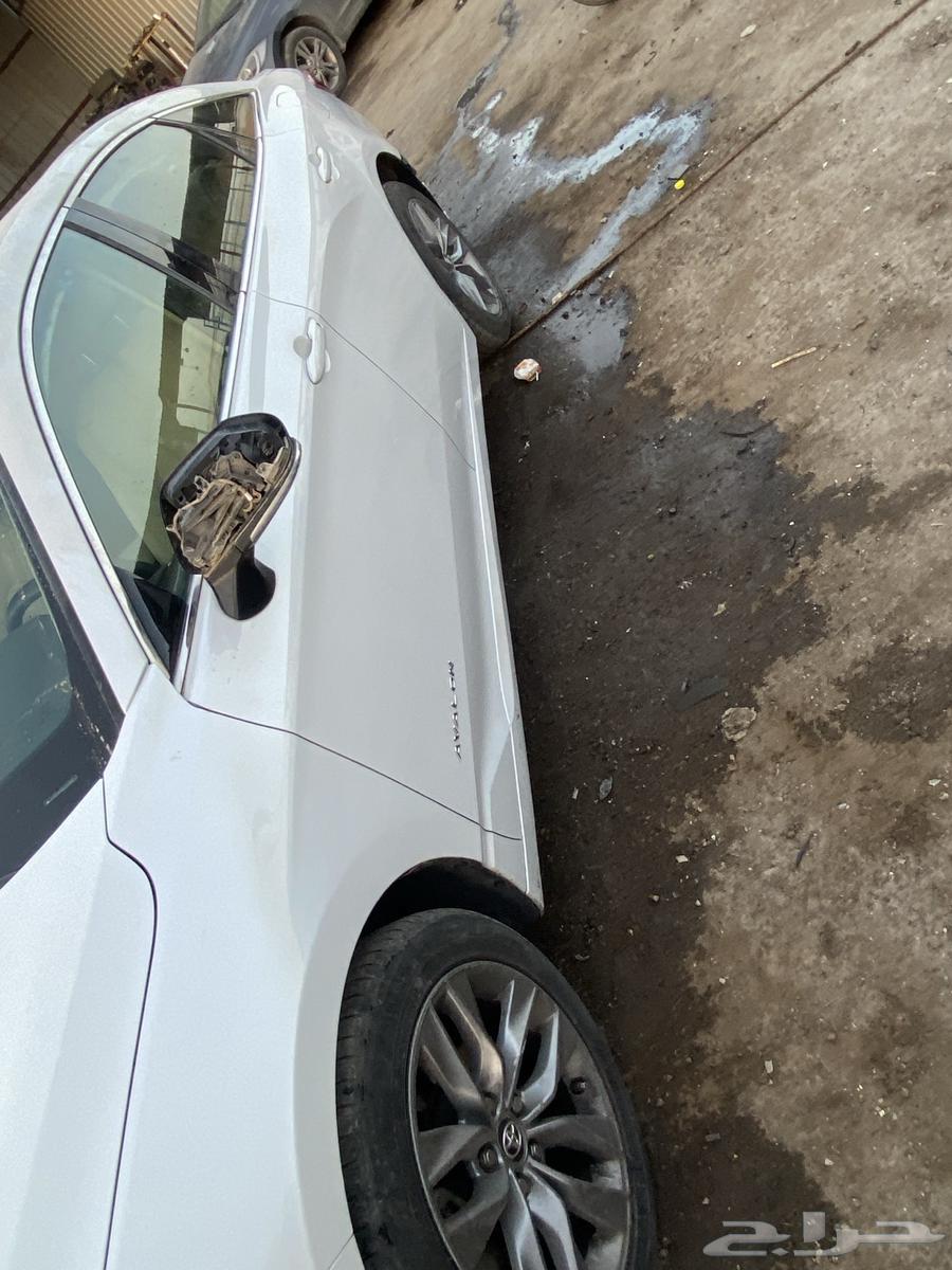 Dismantling Al-Hair for selling non-car parts of a 2022 Toyota Avalon model63132166068995114