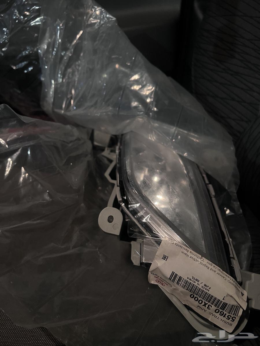 Front right headlight for a 2012 Volvo S6063132166256003110