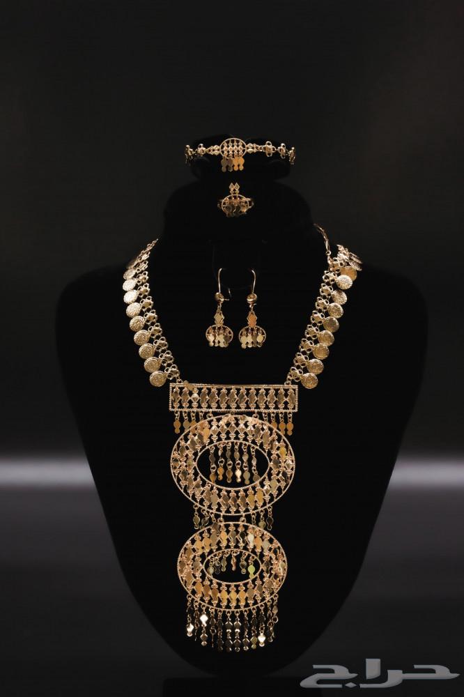 Selling alternative jewelry for gold and diamonds63087966635266113