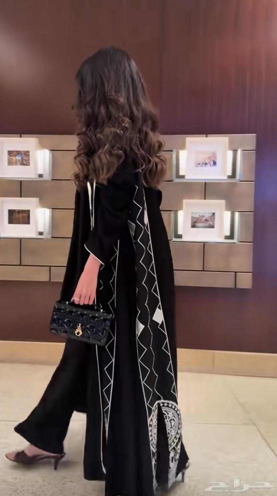 عبايه للبيع63085591189634113
