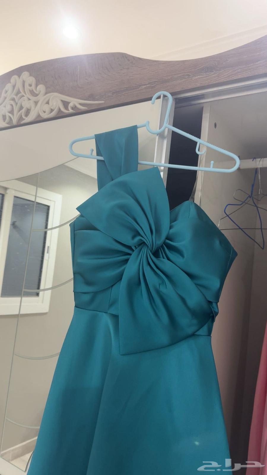 Turquoise dress, very new, no flaws at all63085968557313112