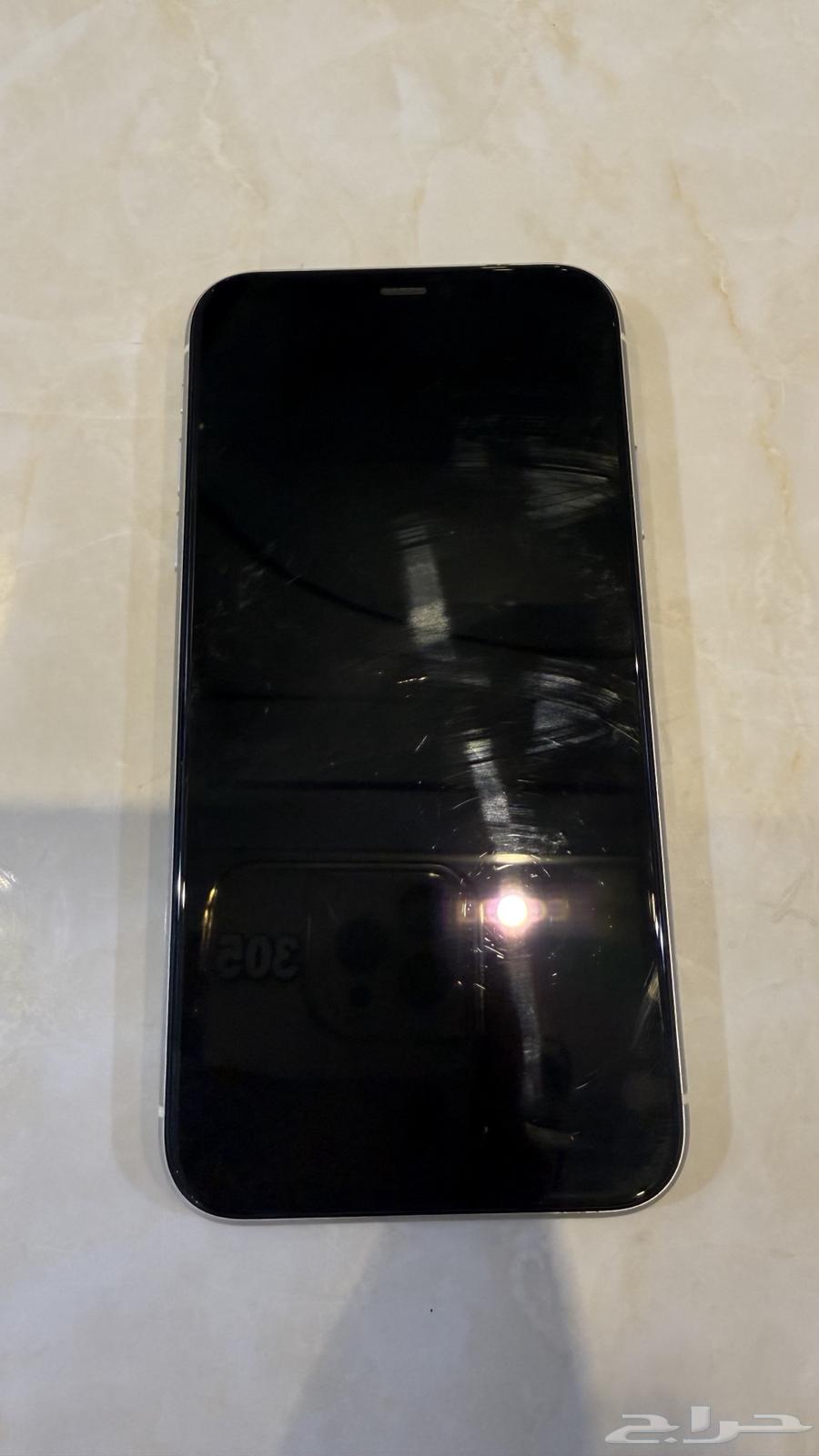 جوال ايفون 11 نضيفف الجوال بكل امانه ما انفك منه ولا شيء63084306207745113