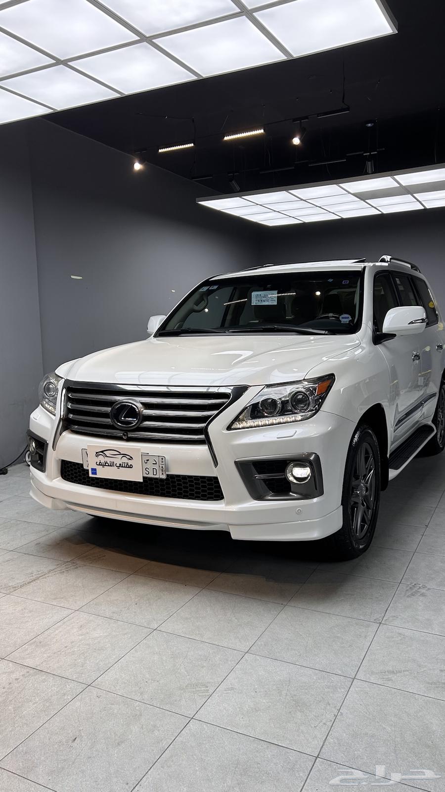 2015 Lexus SUV Full Option Stored63126988515842111