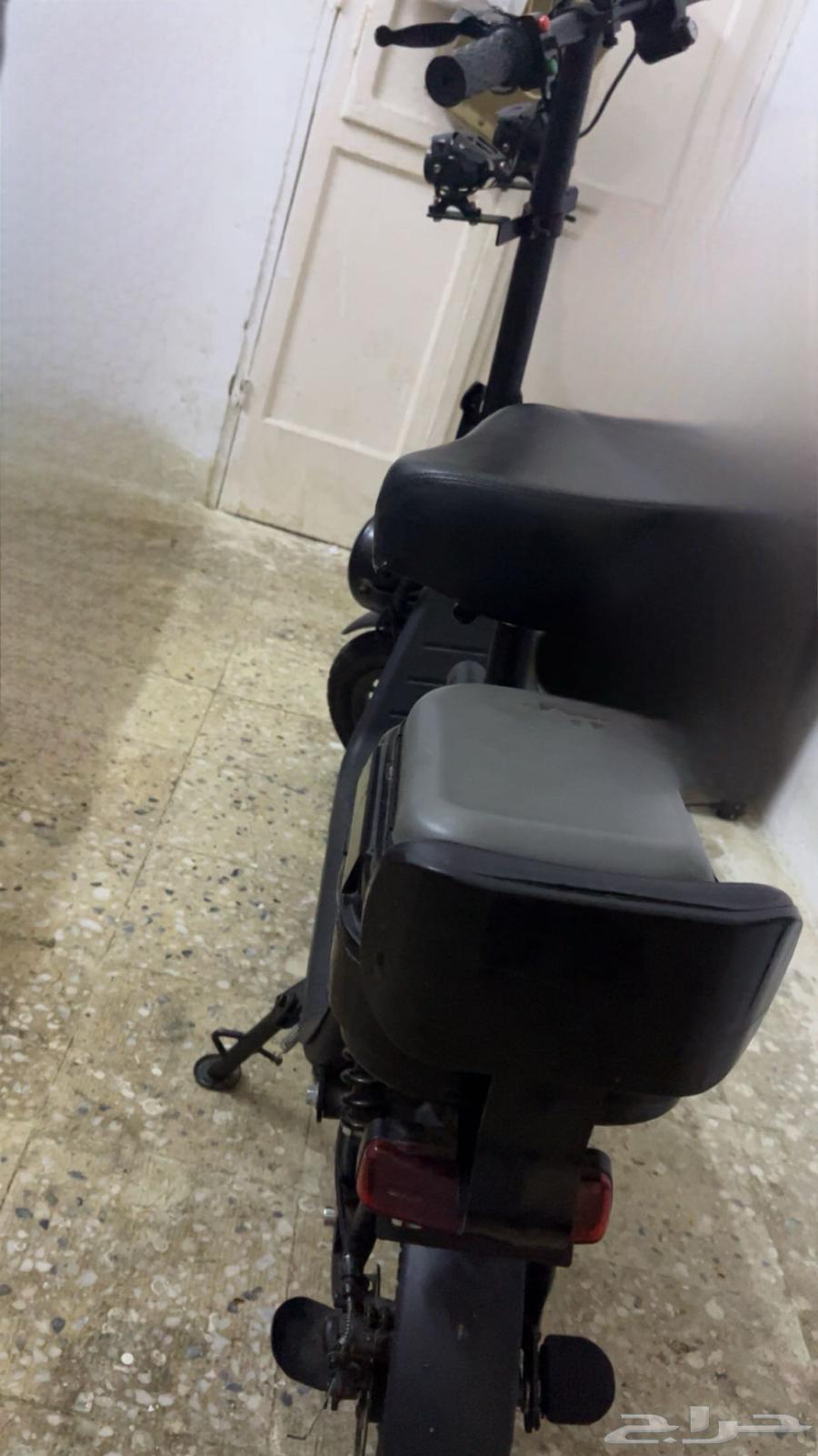 Scooter for sale, it needs new brakes and brake pads, nothing else63084701072770112