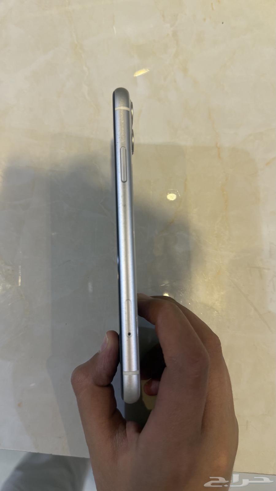 جوال ايفون 11 نضيفف الجوال بكل امانه ما انفك منه ولا شيء63084306207745114
