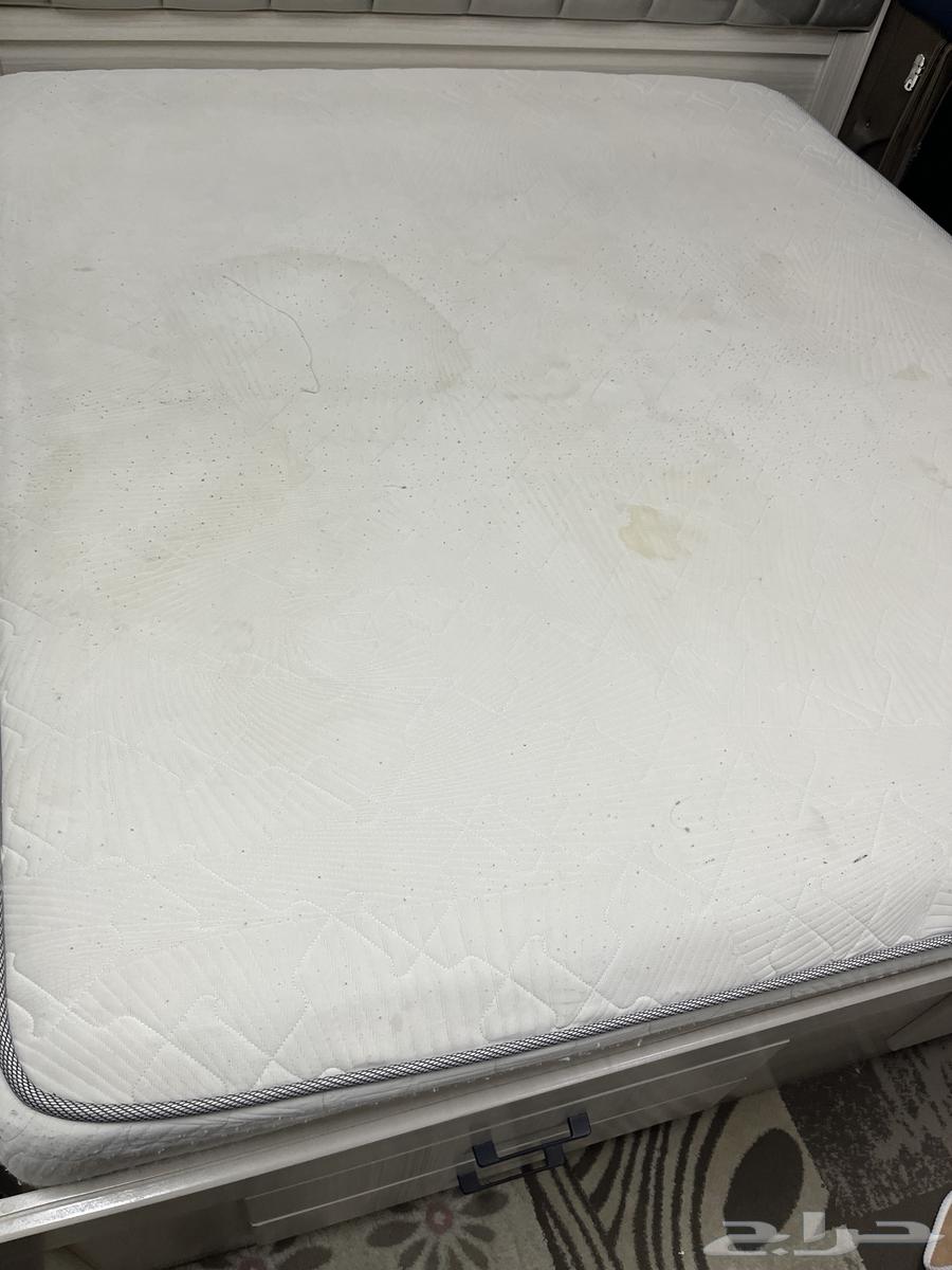 Large bed mattress63085590903683112
