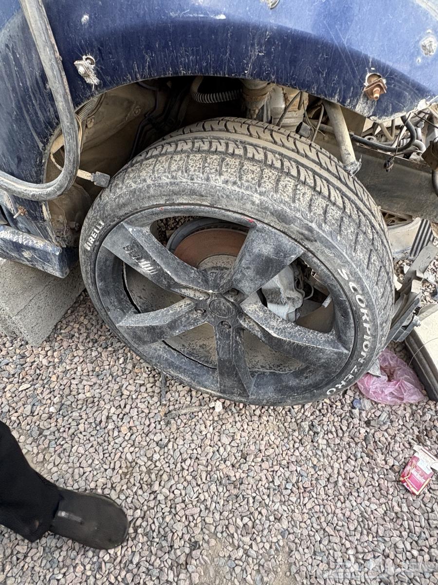 Porsche 2006 model disassembled engine transmission all parts63128196543107112