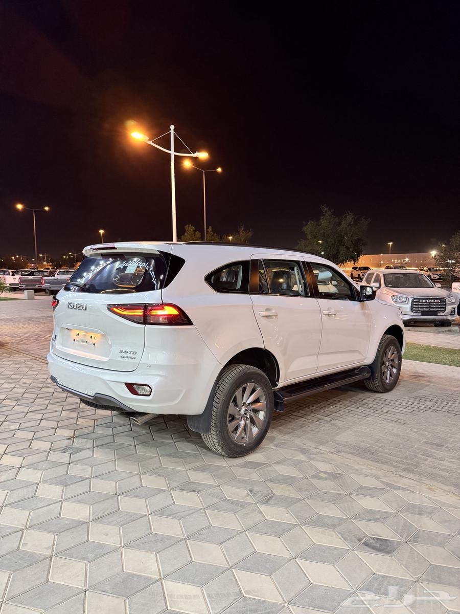 2024 Isuzu Jeep Full MUX Yemeni Agent63128939261058112