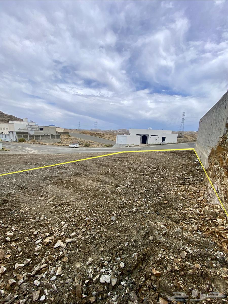 Half of the land for sale in Abha, Al-Shamiya Al-Asim, overlooking 270 thousand.63015215418754113