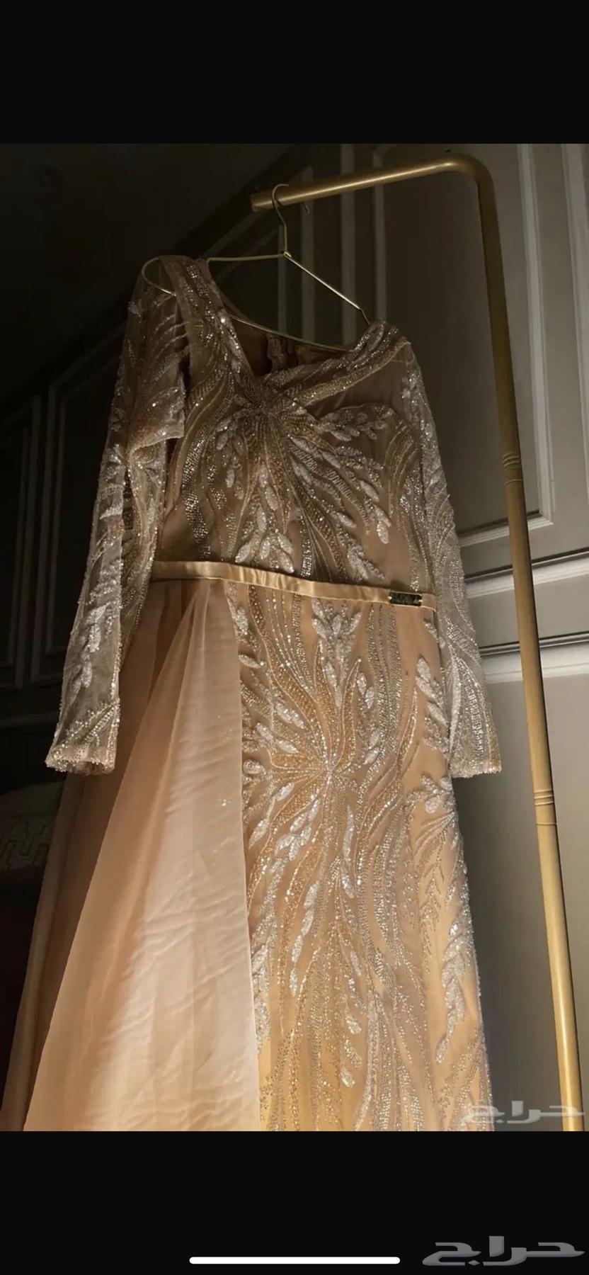 New, clean and luxurious dress63085963950594114