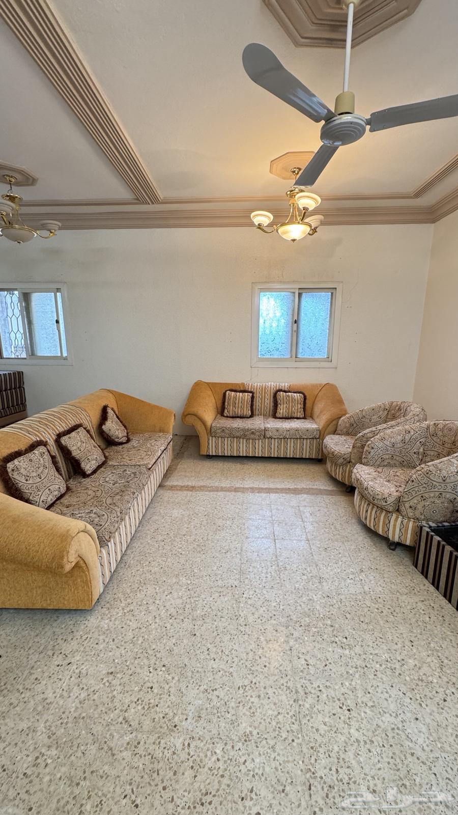 طقم اربع كنب بحالة ممتازة63085167148931110