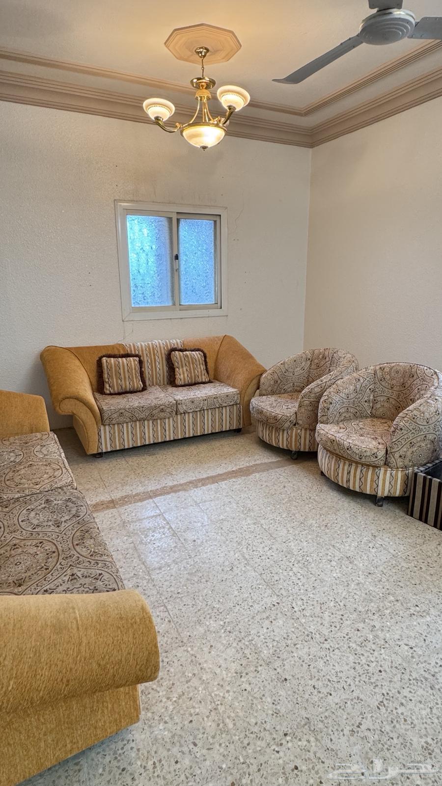 طقم اربع كنب بحالة ممتازة63085167148931113