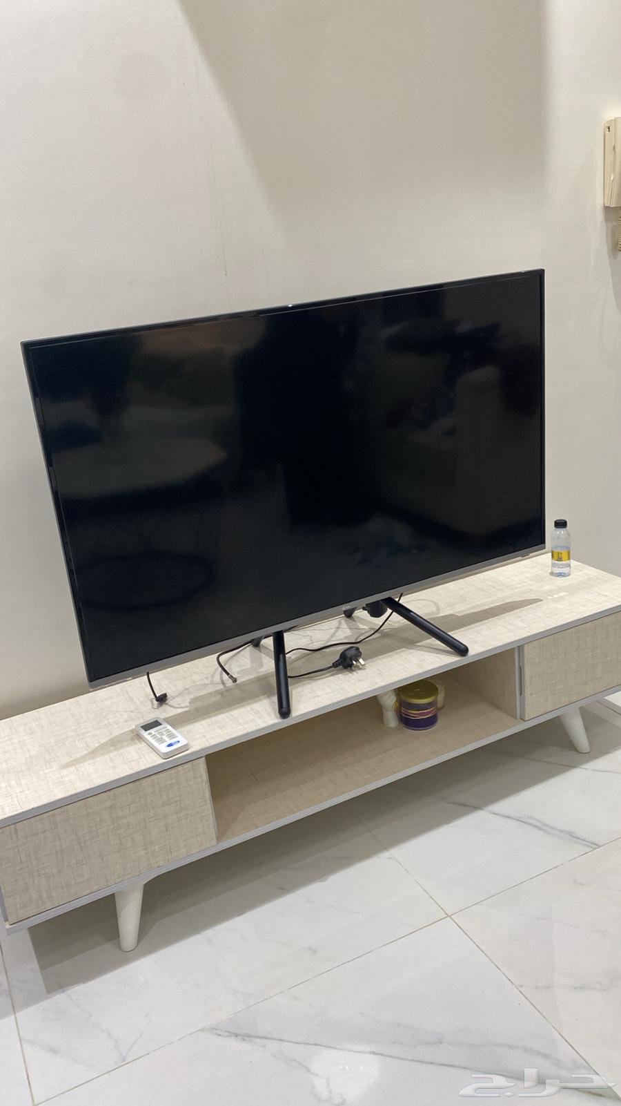 شاشة للبيع استخدام خمسة شهور سمارت 50 بوصة توفر فيها ال Yo63081461254529112