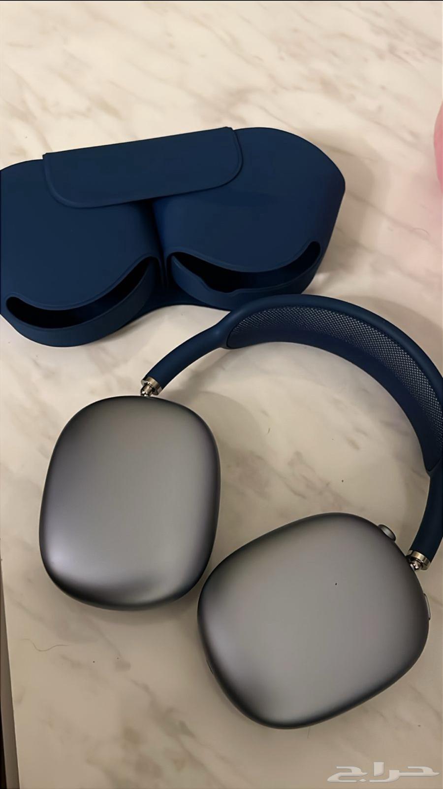 Apple headphones blue63081899919490114