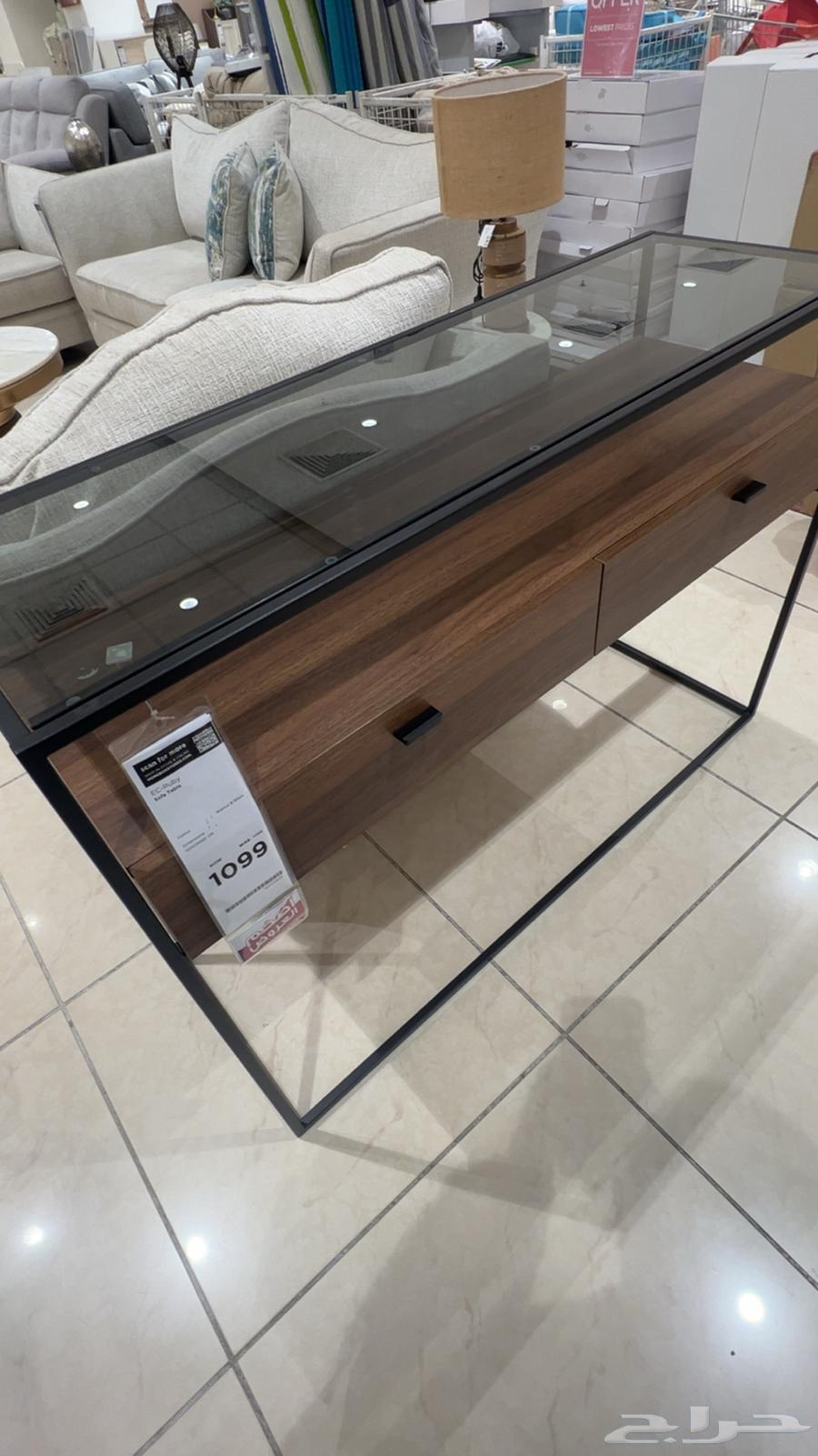 Wooden table and glass630822785152031110