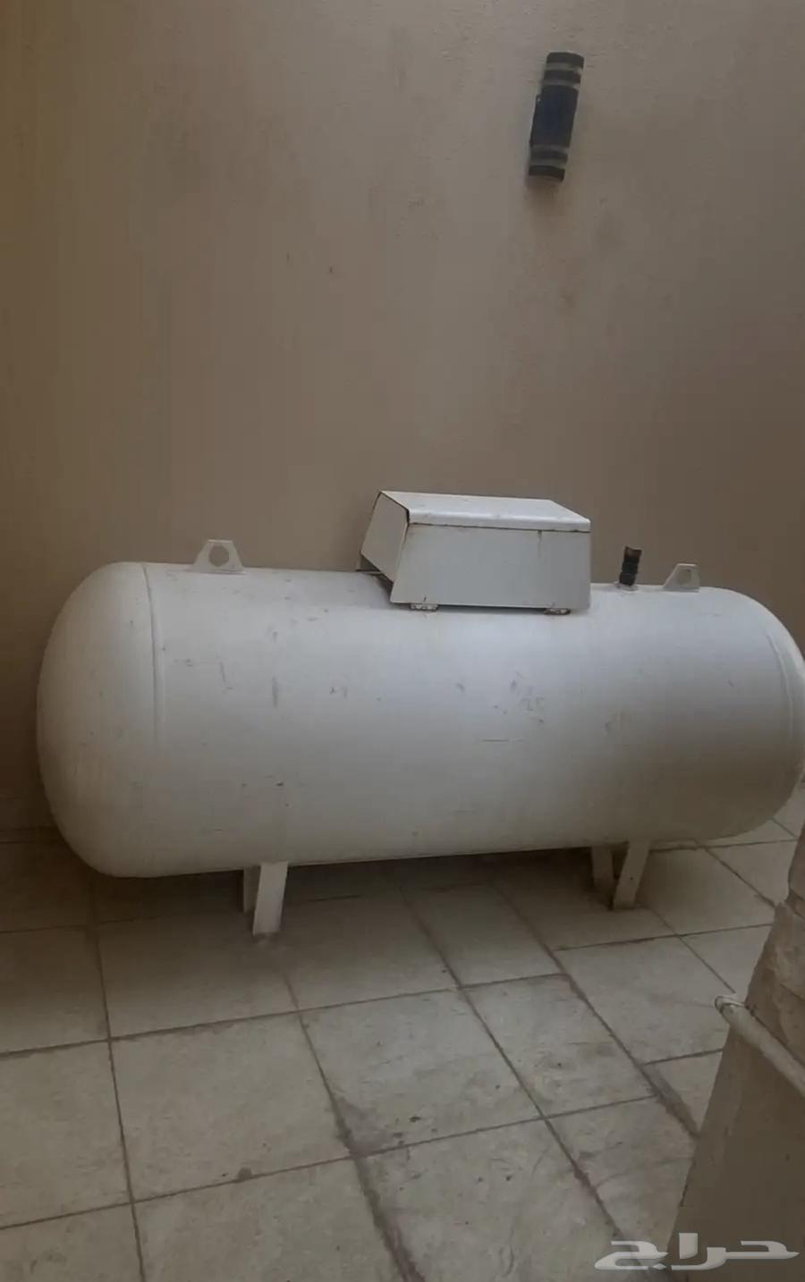 My gas tank is very clean with a capacity of 1000 liters630822633806101114